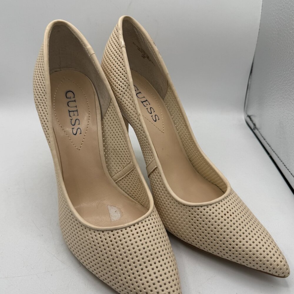 🤍 GUESS Nude Perforated Pointed-Toe Pumps | Size 7.5 🤍